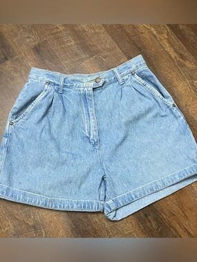 Bill Blass Jeans Women’s Mom Shorts Light Wash High Rise Pleated Pockets 6P